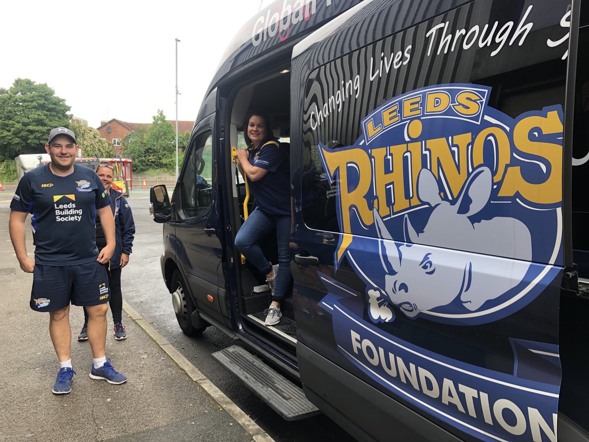 When you’re running low on tinned food and ⁦@leedsrhinos⁩ come calling. Happy days! ⁦@StVincentsLeeds⁩ #TogetherLeeds #TeamLeeds