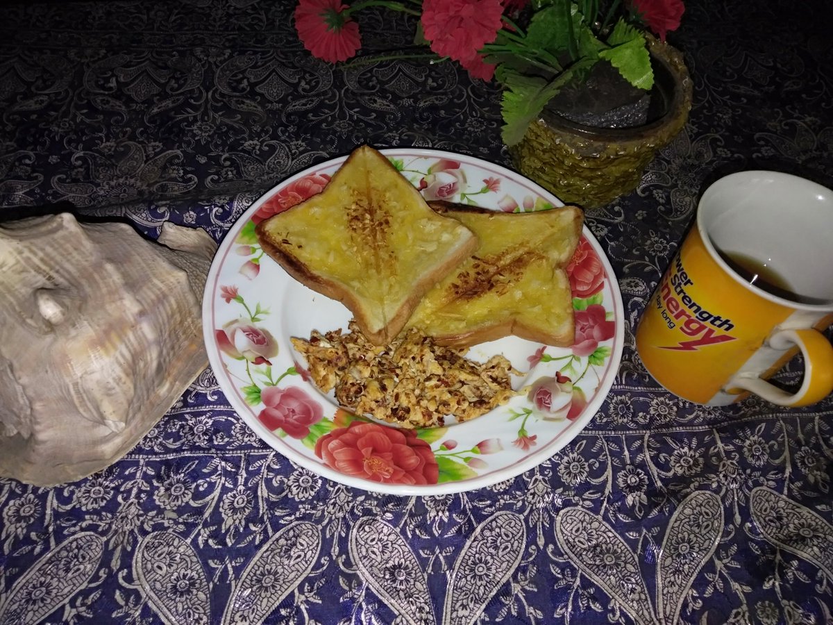 MyWorldblogger's tweet photo. #breakfast #Garlic #garlicbread #eggrecipe #scrambledegg #blacktea #tea #favourite #foodie  #foodrecipe #foodphotography #photo #photography https://t.co/lkJW5BUKBf