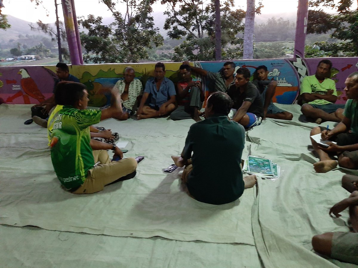 mua_mani's tweet photo. Plant health clinics (Field night) at Nabitu, Sigatoka valley# ACIAR-ICM2 project # MoA#SPC#PestNet... https://t.co/qpyG1zOvtO
