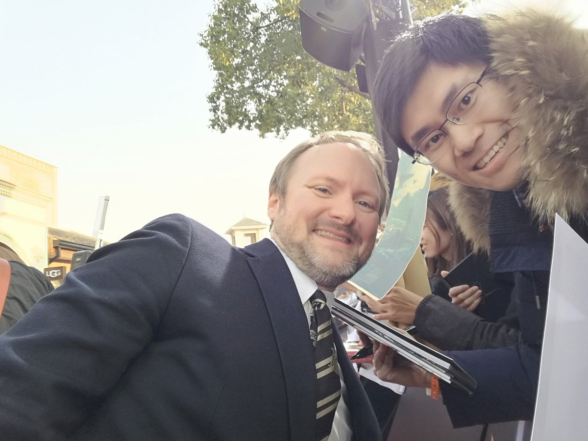 CarterZhang1's tweet photo. What happened to this gentleman?
#rianjohnson @rianjohnson https://t.co/1Cm5OESTAL