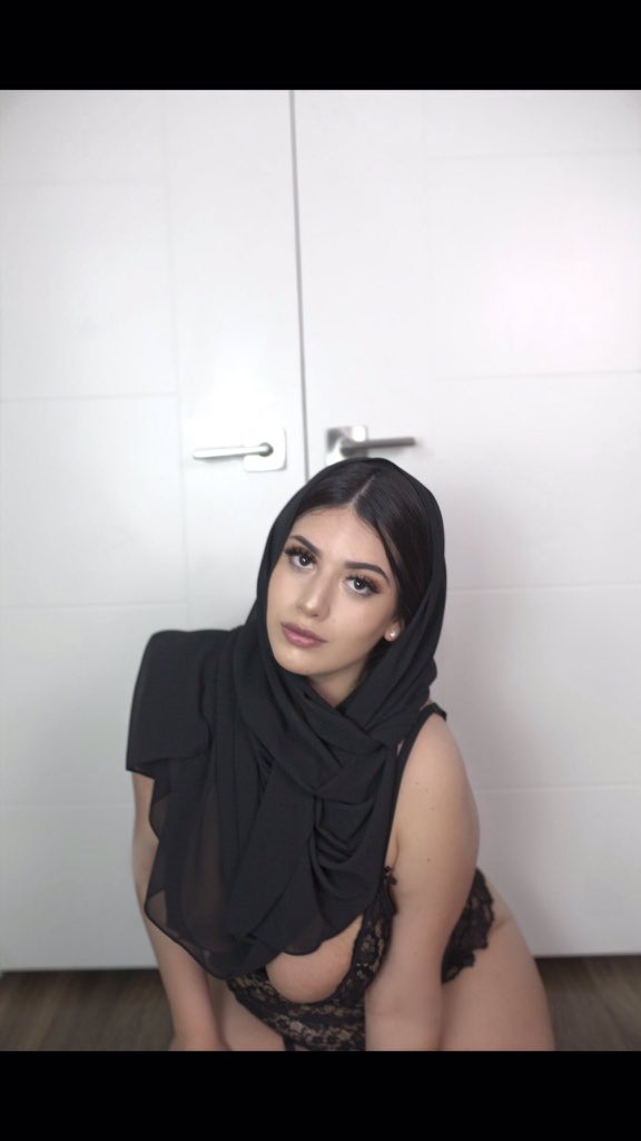 goyalshayna14's tweet photo. #mslimslut #muslimwhore #muslimgirl #hindumale #muslimgf_hindubf #muslim_on_hindu_lund #muslimrakhel #hinduboy
jab bhi koi muslim ladki hindu ko dekhti to aisa hi haal hota hai https://t.co/iw8AAkmPZm