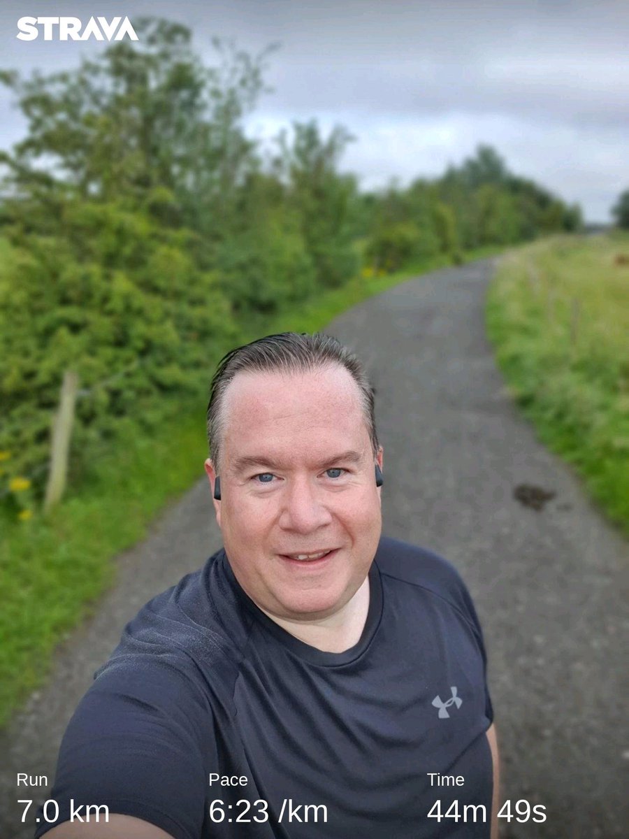 SteveManc74's tweet photo. A cool humid (93%) early run today. The threat of rain with dark clouds but stayed dry!
.
Todays run was number 14 of 40 for #gnrsolo and one towards #lejog3!
.
Can't believe it's Thursday already the weeks seem to be flying by right now! Hope you all have a great day π https://t.co/AS1f5z2RVt