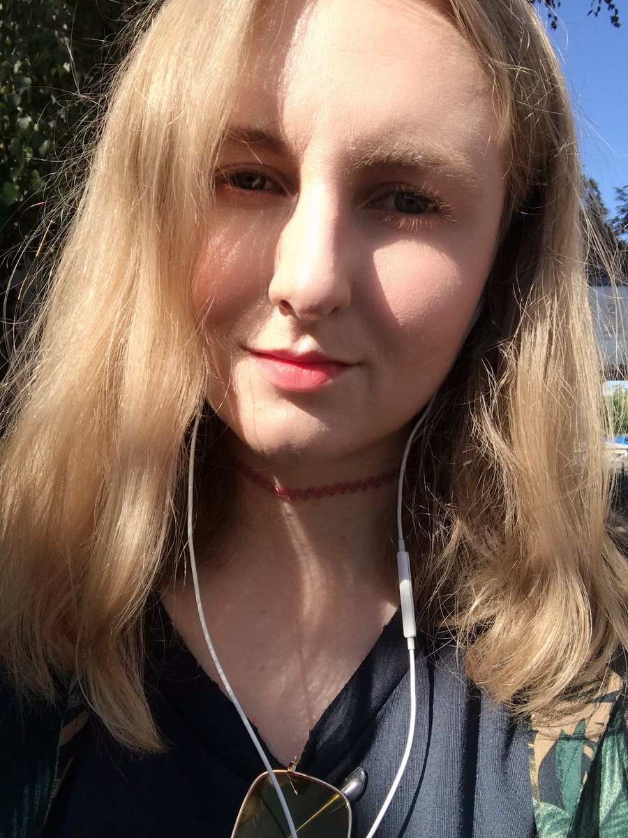 Kate_Mels's tweet photo. ☀️ Sunny day — #ARMYSeIcaDay 💜🤟🏻💜 https://t.co/y2iqGy50mo
