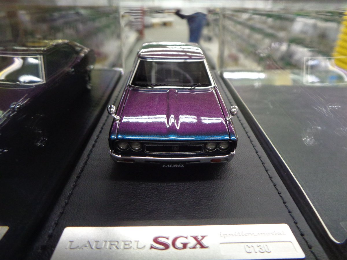 イグニッションモデル 1/43 IG1908 日産ローレル2000SGX紫 箱付 イグニッションモデル 1/43 IG1908 日産ローレル2000SGX紫 箱付