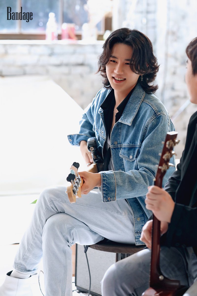 band_bandage's tweet photo. [📸]

밴디지(Bandage) 'Coloring The Life' 
싱그러움 가득했던 뮤직비디오 현장 비하인드🌿💚

#Bandage #밴디지
#이찬솔 #강경윤 #신현빈 #임형빈
#432
#ColoringTheLife https://t.co/kOJHa55ESh