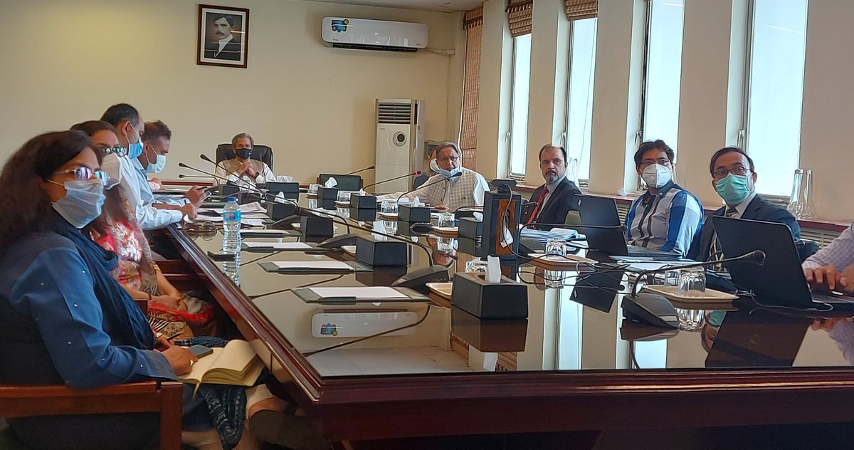 EduMinistryPK's tweet photo. Happening Now.
Federal Minister Education @Shafqat_Mahmood presides a multi stakeholders meeting on medium of instructions for one system of education in #Pakistan, provincial education secretaries, experts, international partners are attending meeting #OneEducationSystem https://t.co/fvxAJzcFx3