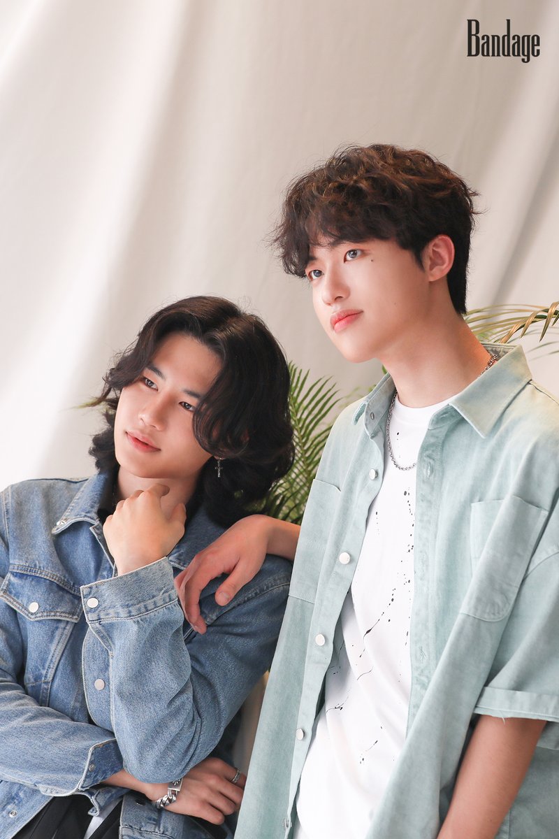 band_bandage's tweet photo. [📸]

밴디지(Bandage) 'Coloring The Life' 
싱그러움 가득했던 뮤직비디오 현장 비하인드🌿💚

#Bandage #밴디지
#이찬솔 #강경윤 #신현빈 #임형빈
#432
#ColoringTheLife https://t.co/iDsL3NQbCN