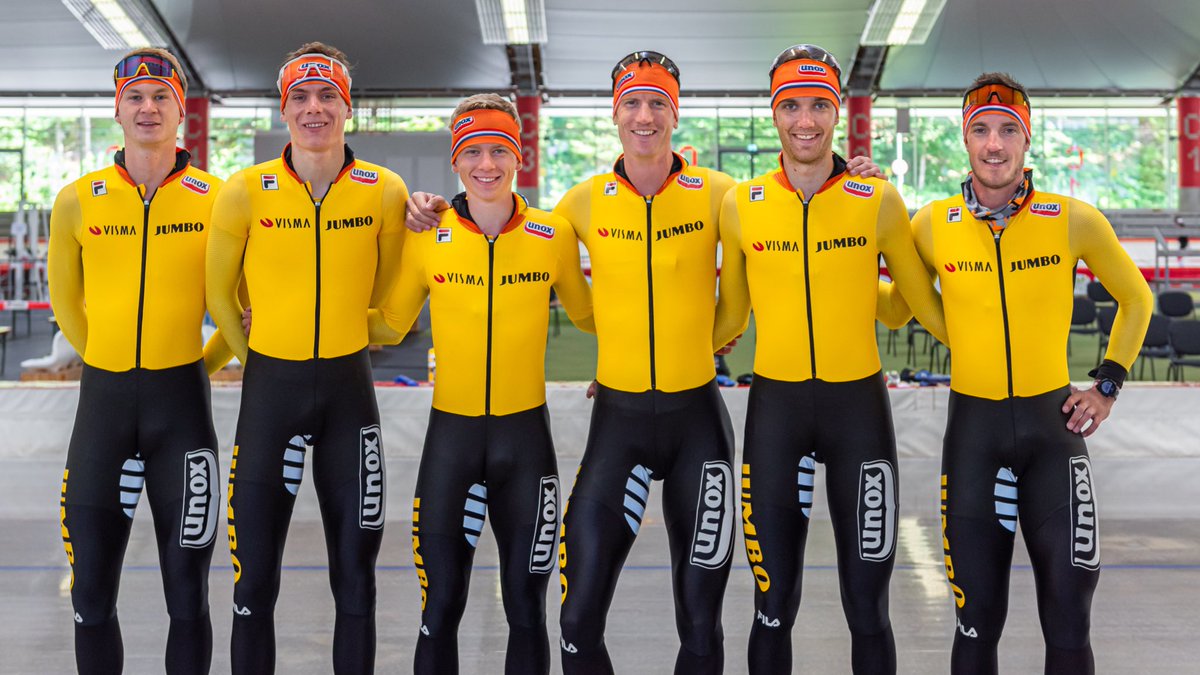 teamessent_mar's tweet photo. This team 🖤💛 https://t.co/iJBsmvX94u
