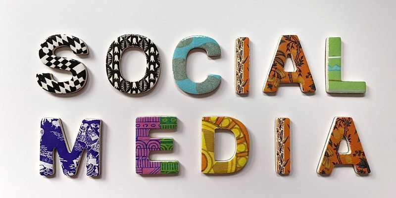 LTUresearchers's tweet photo. How do you negotiate personal and professional spaces online? Join @erikasmith and @tseenster on 29/7 as they discuss the issues at stake when considering the tension between ‘personal’ and ‘professional’ selves online. Register: https://t.co/fWcFRfC91u https://t.co/Z6IpxWYUJK