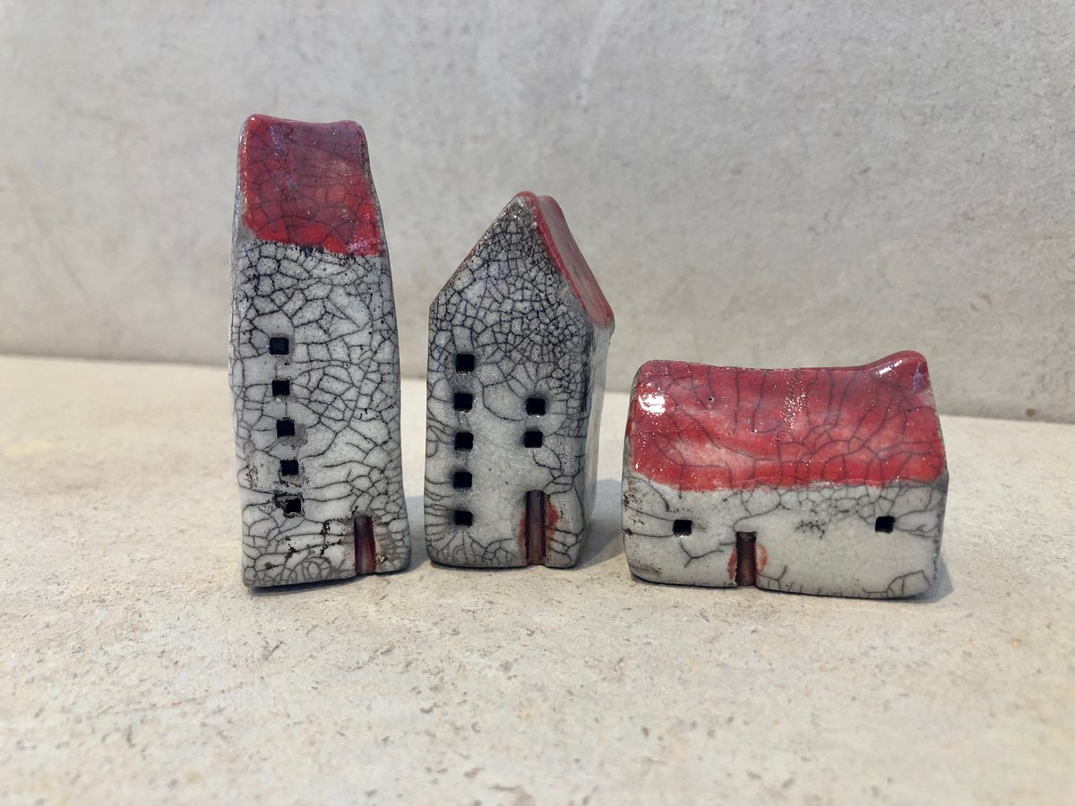 WeAreMudWater's tweet photo. #raku #ceramichouses #Cambridge #Cambridgeshire @AllSaintsMarket https://t.co/iq9V82qzUU