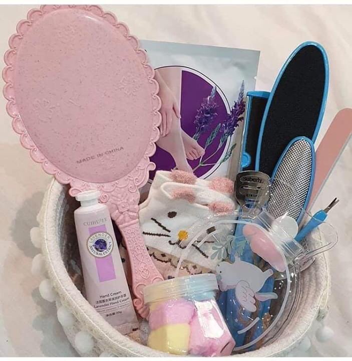 hannahkhaled16's tweet photo. ياريت ي جماعه نعمم فكره ال skin care products كهدايا بدل الدباديب و الشوكولاته و الحاجات دي . https://t.co/FTc6aJiJa6