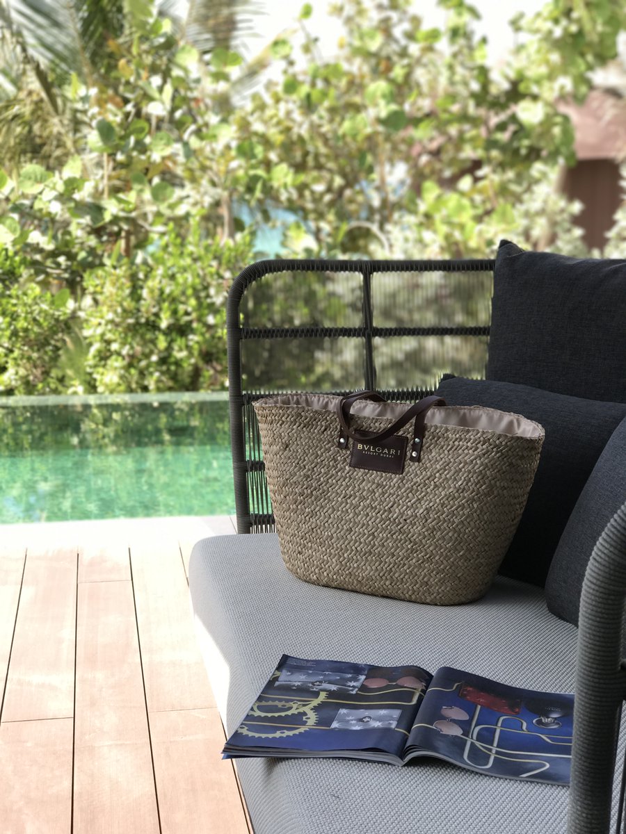 The basket bag, a must-have for summer, no matter where you are. We always work on a bespoke basis and are able to customise your day bags according to the branding, visual guidelines, and environment of your property.