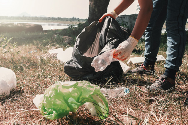 Are the the winter blues getting you down?
Kids complaining that they bored?

Take part in the #ItsNotMyGarbageButItsMyPlanet challenge! 😁

ecosouthafrica.org/blog/its-not-m…

#NatureConservation #GetMoving #TellYourFriends