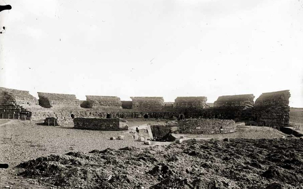 elbarroquista's tweet photo. ¿Alguien reconoce el edificio que sale en esta foto?

Sin mirar, por favor... 😉

Estos días hemos hablado de falsos históricos y restauración. Tengo la sensación de que cuesta a veces entenderlo.

Así que ahí va un HILO (informal) sobre criterios en intervención monumental.

👇 https://t.co/gswMIlqLKA