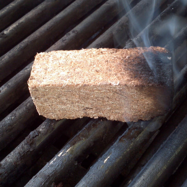 MOJOBRICKS's tweet photo. Time to Barbqube® NO SOAKING  Instant Flavor... in ANY GRILL https://t.co/5xa7kzZNnH