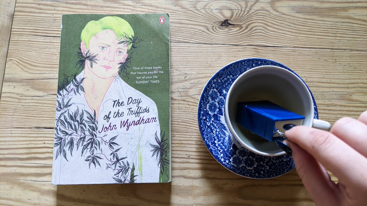 The Day of the Triffids is my recommendation this week, along with a nice cup of Dragonwell Green Tea from @WeAreTea. You can read all about why it is the superior book for lockdown here: gulp-fiction.com/2020/07/16/the…