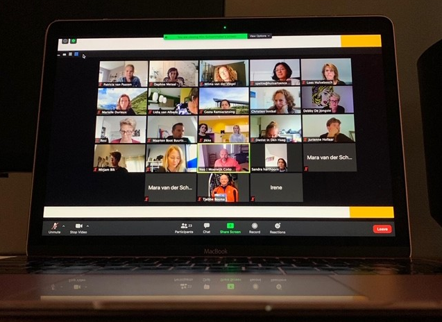 Terugblik op een geslaagde vierde digitale werksessie met als werktitel “Samen in Beweging”. Inspirerende verhalen van o.a. Jurienne Hollaar, Neo de Bono, Loes Hulsebosch en meer. Ook weer een nieuwe COVIDeo, dit maal van Casy en Bouhnani (buurtsportcoach).ow.ly/5zgW50AzSQc