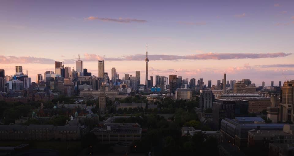 Early mornings have made me fall in love with this city all over again. #Toronto #Ontario #Canada #CNtower #ImagesOfCanada