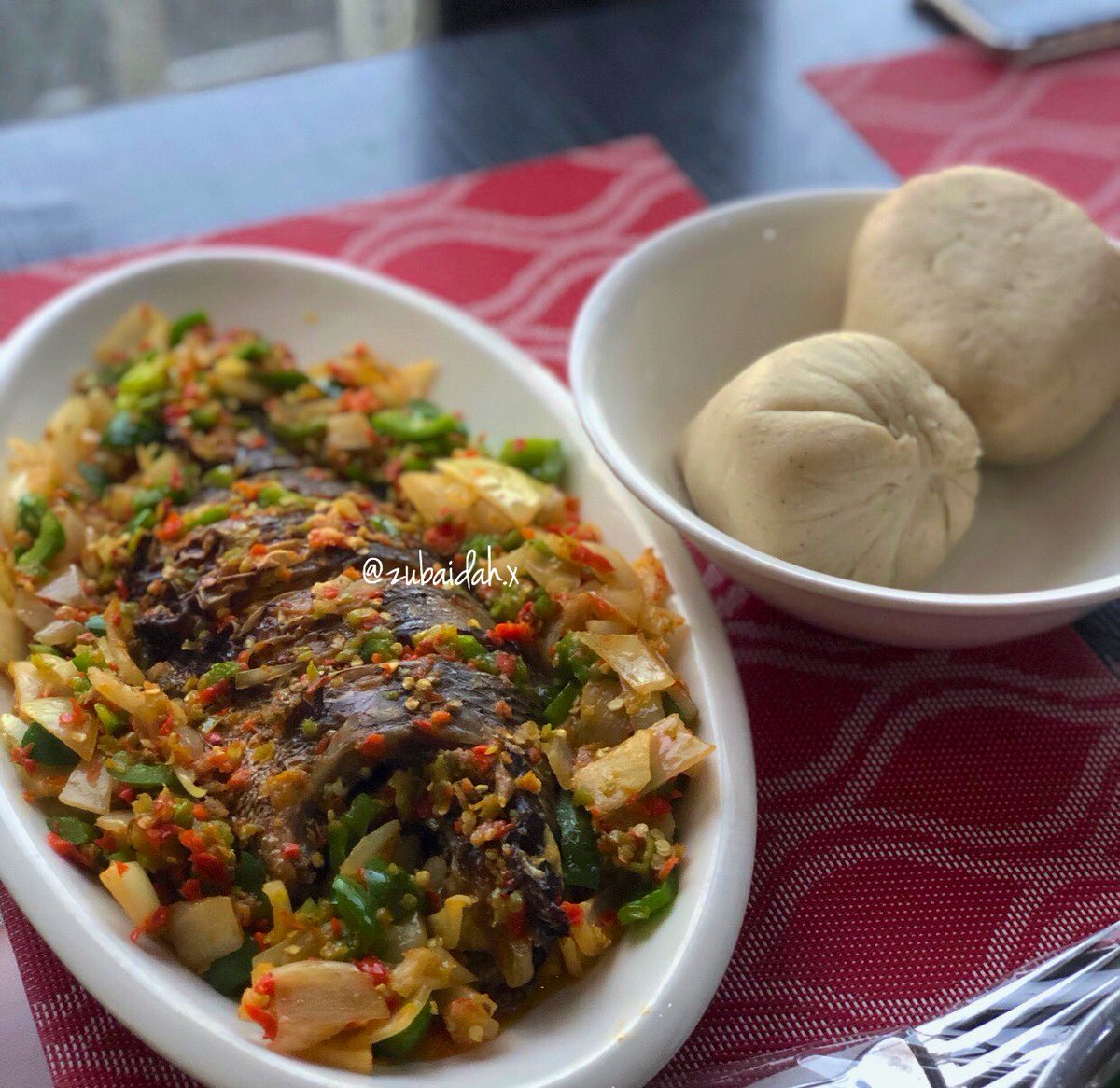 zubaidah_x's tweet photo. Banku &amp; Pepper Tilapia
💸¢120
📍Balo D’Den, East Legon https://t.co/S41Br8h4NB