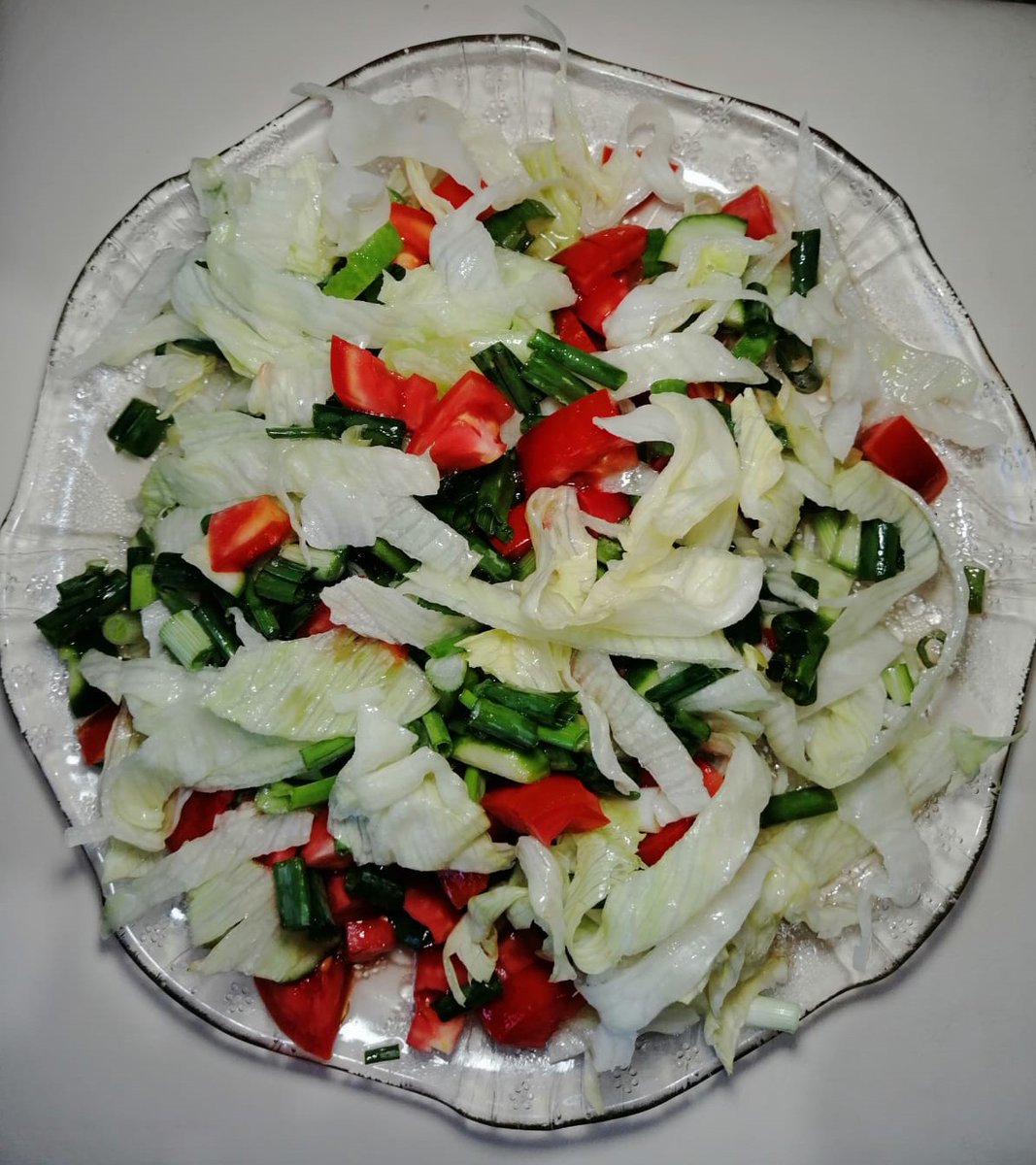 FTarifleri's tweet photo. Diyet yapanlara duyurulur😲📢 Pratik 🥗'MEVSİM SALATA' 🥗
Tarifi için; Facebook: 👇FEVKALADE YEMEK TARİFLERİ👇
https://t.co/yNHD3VLMut
#GreenSalad #Salata #Mevsimsalata #DiyetSalata #SağlıklıYaşam #Makarnasalatası #Diyet #Diyetisyen #İstanbul #Sebzeler #Trend #Keşfet #Çobansalata https://t.co/NjPLvz2K1q