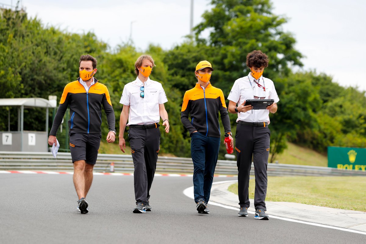 McLarenF1's tweet photo. 🚶🚶🚶🚶

#HungarianGP 🇭🇺 https://t.co/bexTp2lHTF