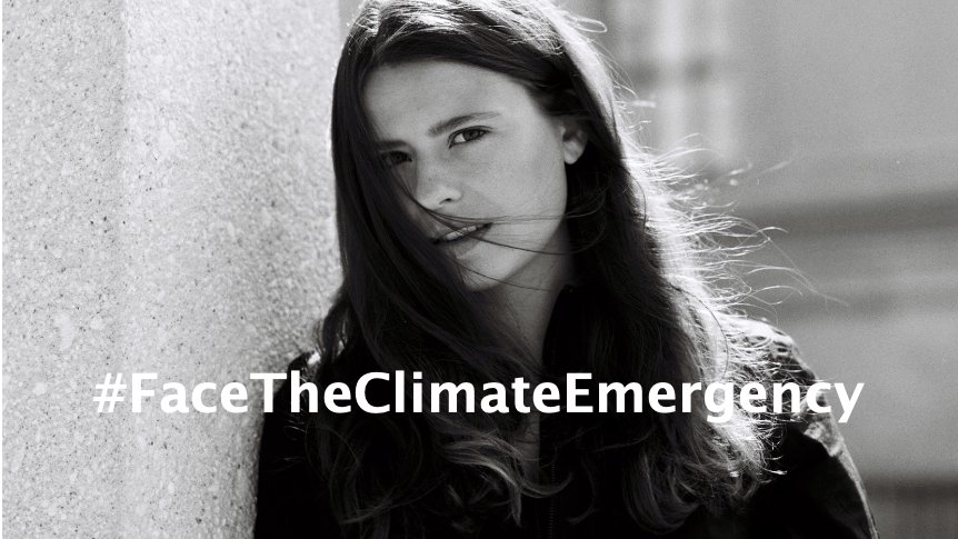 Luisamneubauer's tweet photo. Wir haben einen offenen Brief an die EU geschrieben, unterzeichnet haben DiCaprio, Malala, Naomi Klein und tausende weitere. Heute Abend diskutieren wir darüber mit 
@vonderleyen
Wir sagen #FaceTheClimateEmergency - schließt euch an &amp; unterschreibt via https://t.co/074M9zJ5X6. https://t.co/YiVYJ8bzbN