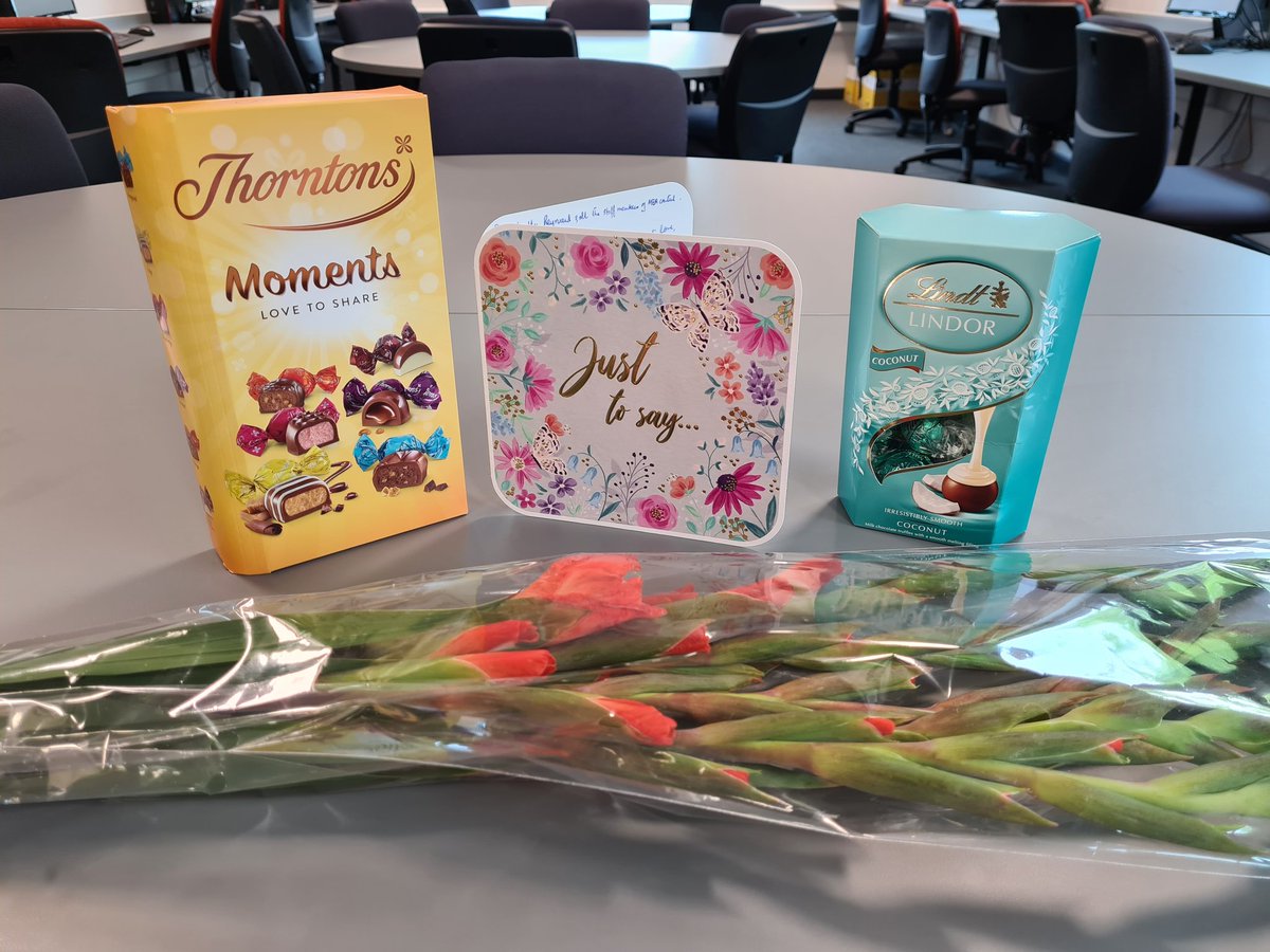 MrJukesScience's tweet photo. What a lovely end of year gift from Raahim! All the staff at @MEACentral are so grateful! 🌷😊 https://t.co/3QdVztIPRW