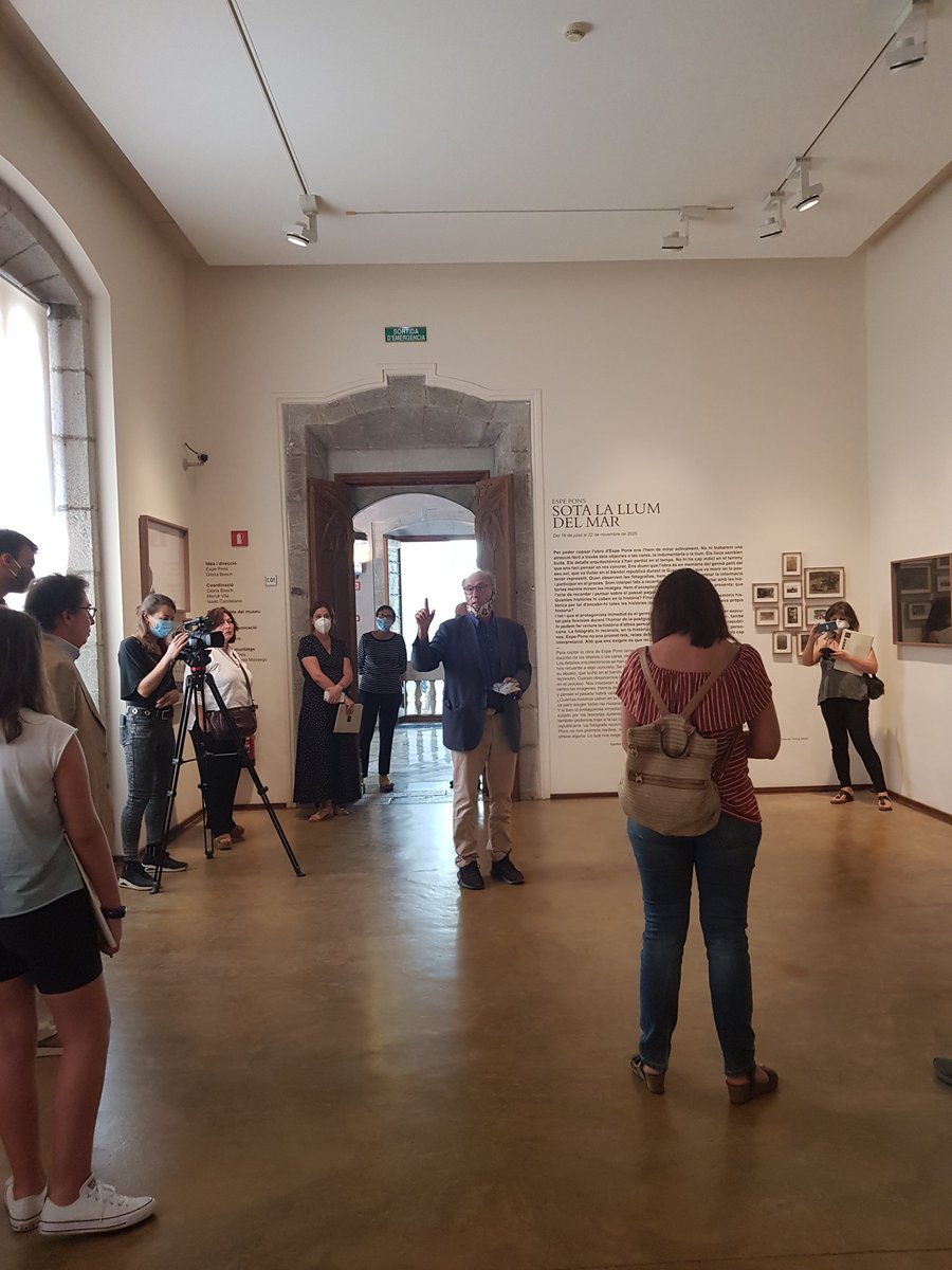 vilacasas's tweet photo. 🎙Aquest matí hem presentat davant dels mitjans les 4 noves exposicions del #MuseuPalauSolterra.
▪️#Sotalallumdelmar d'#EspePons
▪️#Territori de @Samuel_Aranda_
▪️#PremiFotografia2020
▪️#Goodtasteisoverrated d'#AlejandroMonge.
🥂Inaugurem aquest dissabte! https://t.co/VNmac3oZiZ