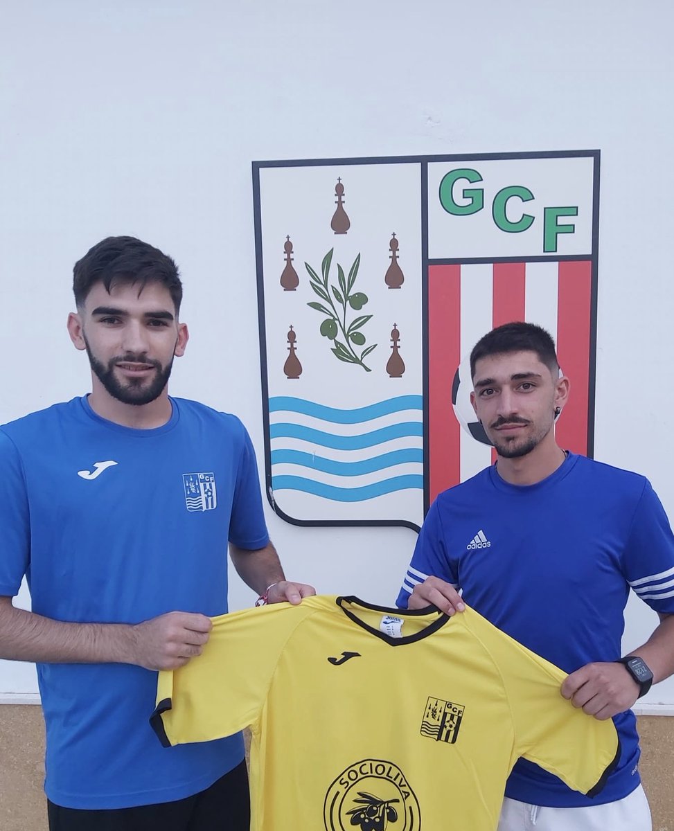 GilenaCF's tweet photo. Fichaje ‼️‼️
Hoy os presentamos un nuevo jugador. En este caso se incorpora al equipo el guardameta pedrereño Alfonso, quien volverá a defender la rojiblanca como ya hizo en su etapa juvenil.
#GCFSOMOSTODOS
#MEQUEDOCONTIGO https://t.co/8gKIbNXJde