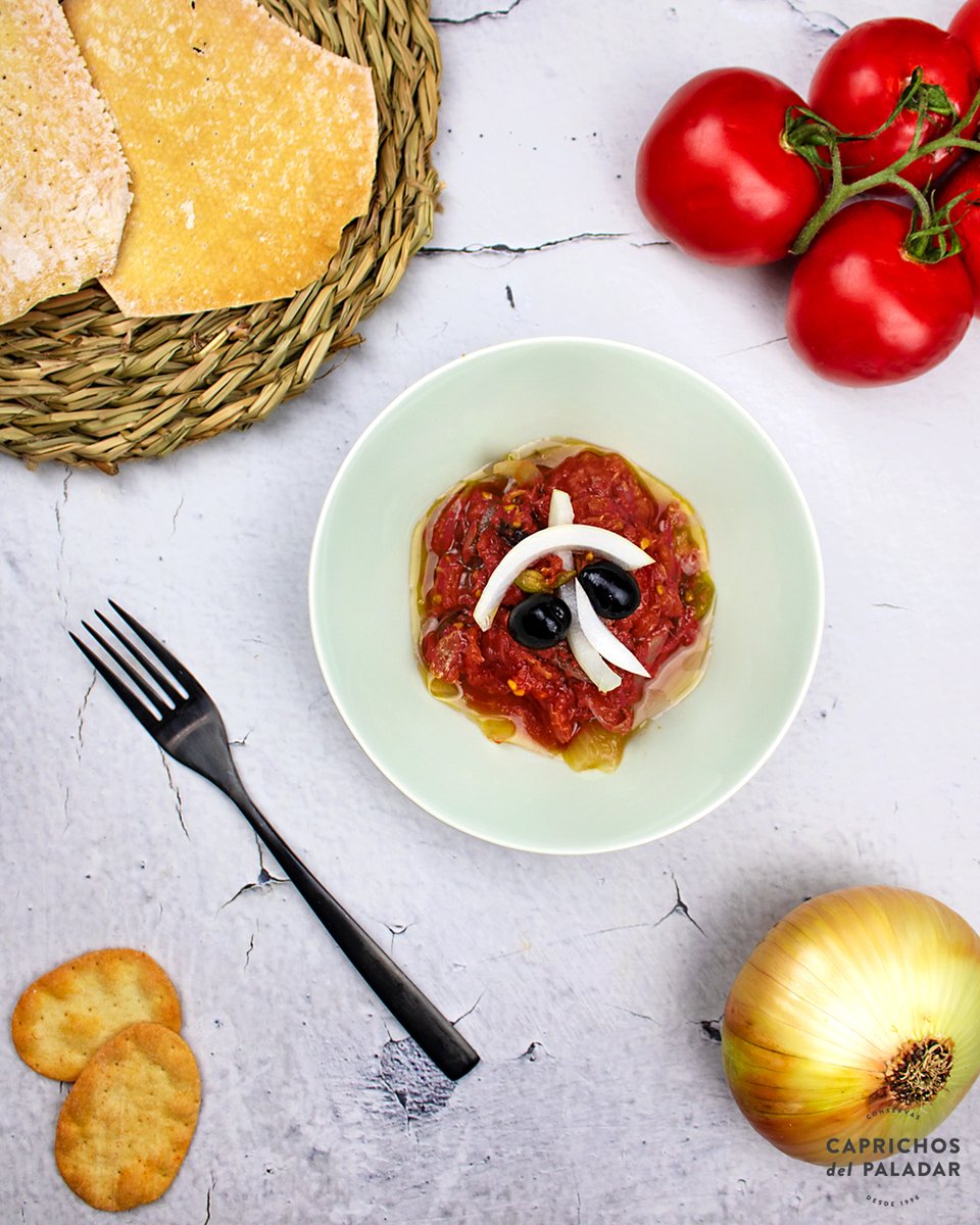 ¿Hay algo más típico de nuestra tierra que una ensalada murciana?🍅
Disfruta de nuestra ensalada elaborada con ingredientes de calidad, manteniendo todo el sabor tradicional de esta receta.
.
.
.
#receta #ensaladamurciana #tomate #recetatradicional #calidad #caprichosdelpaladar