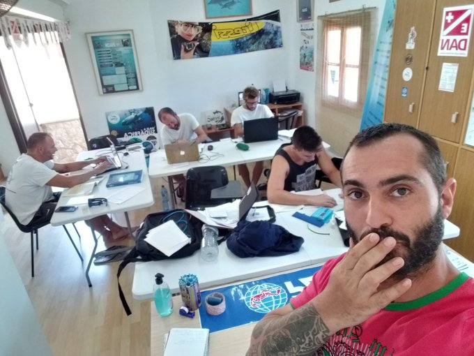 IDC PADI Que todav&iacute;a dudais que estoy de ex&aacute;menes #PADI #IDC #LifeIsDiving  #diving @AmetllaDiving https://t<a href="/tag/diving"class="tags"><span>#diving</span></a><a href="/tag/idc"class="tags"><span>#idc</span></a><a href="/tag/padi"class="tags"><span>#padi</span></a><a href="/tag/lifeisdiving"class="tags"><span>#lifeisdiving</span></a>
