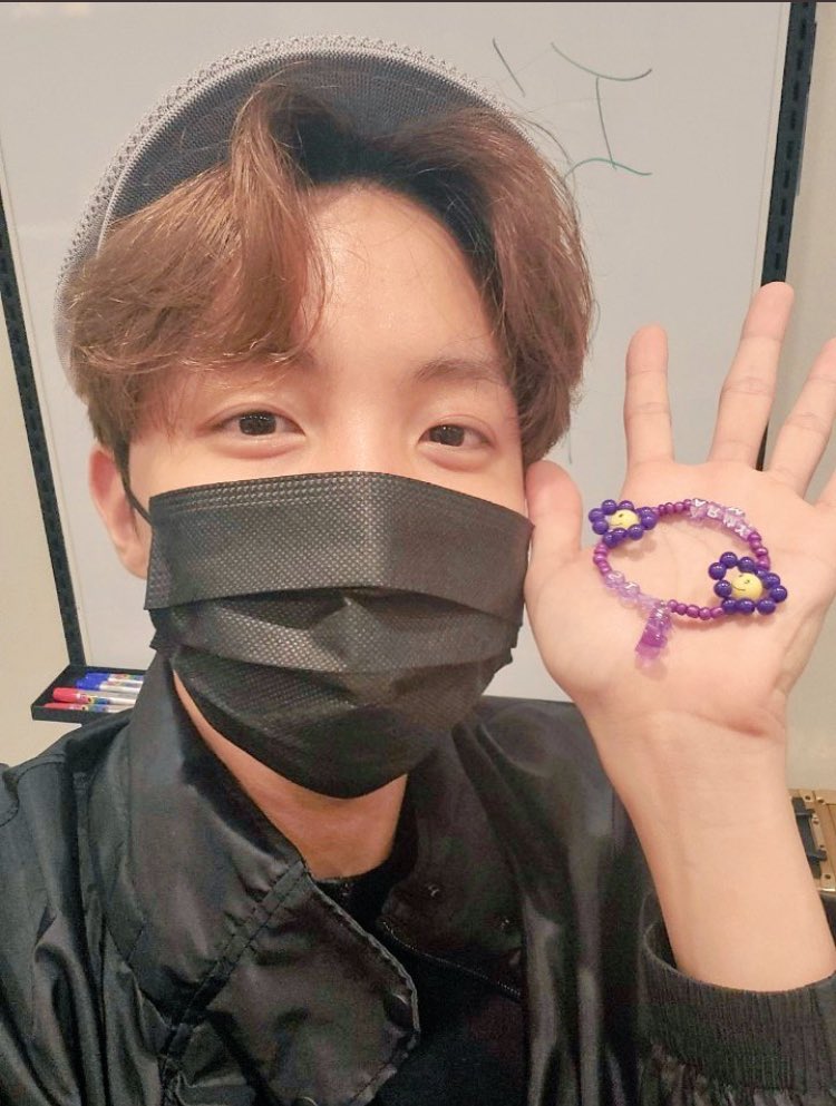 a thread of cute hobi our sunshine!
