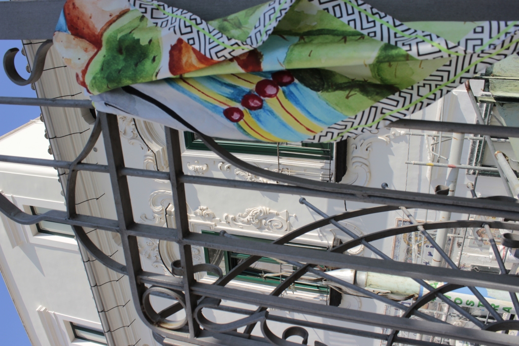 dimanys2's tweet photo. Our #foulard #dimanys with the mermaid, faithfully reproduced on silk will be one of your favorite accessories. "Fichi d’india" foulard 90x90 pure silk. Made in italy. https://t.co/80RwUG2Err
.
.
.
.
#silk #fichid’india #italia #naples #neapolitan #italy https://t.co/EbEpWBTmuD