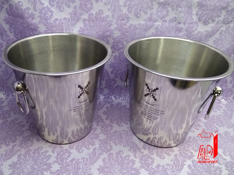 Que os podemos personalizar cualquier cosa que nos pidáis... Seguro que lo sabéis, pero que disponemos de distintos métodos y herramientas de grabado, para trabajar sobre infinidad de materiales.
Os lo contamos ahora!!
#personalizaciones
#grabados
#acabadosperfectos
#ALDIESPORT