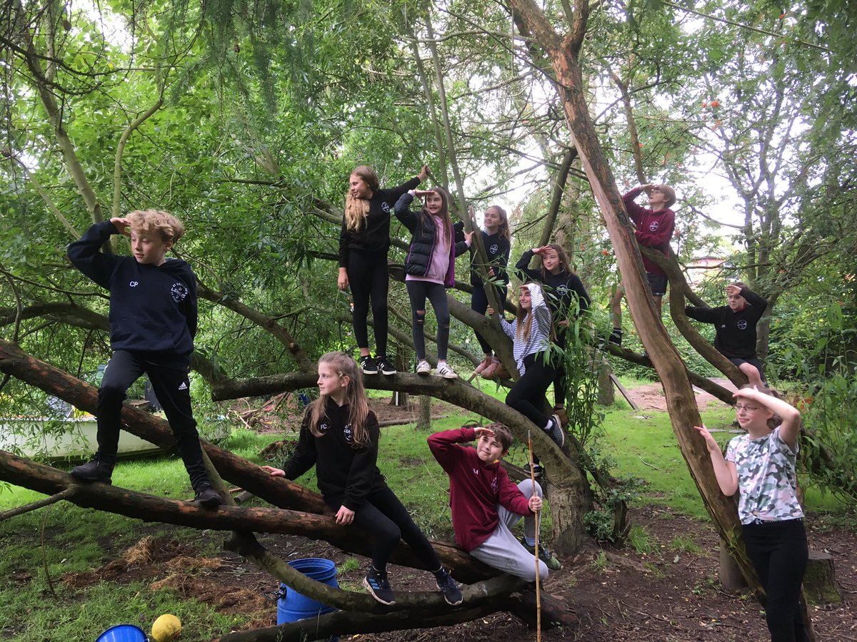 St_Gregorys_RC's tweet photo. Year 6s last ever lunchtime playtime at St Gregoryโs #happynsad #theyarestgregorys #proudofthemall https://t.co/agU8I40qeb