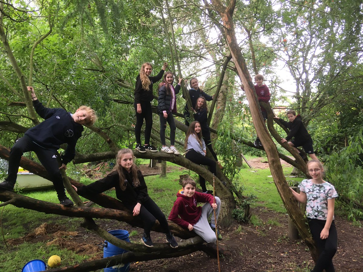 St_Gregorys_RC's tweet photo. Year 6s last ever lunchtime playtime at St Gregoryโs #happynsad #theyarestgregorys #proudofthemall https://t.co/agU8I40qeb
