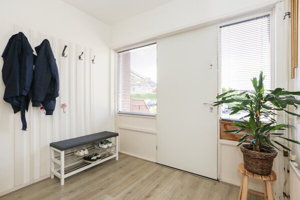 lamberinkfrl's tweet photo. #NIEUWAANBOD // Yes, deze #starterswoning in #Drachten is perfect! Keurig onderhouden, instapklaar én betaalbaar! Zie jij jezelf hier al wonen? Wacht niet langer en plan jouw bezichtiging in! > https://t.co/bAulhoo4gL https://t.co/Max1sxESnI