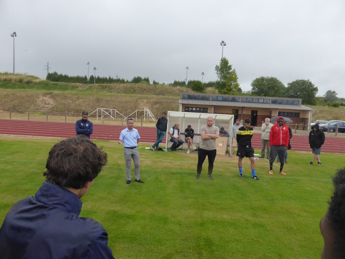 afl48's tweet photo. Reprise officielle ce mercredi 15 juillet pour l'AFL au causse d'auge.
Après la présentation des nouveaux à tout le groupe, les joueurs de Maxime TEISSIER ont retrouvé le terrain après 4 mois d'abstinence.
La saison 2020/2021 est désormais lancée #FORZAFL https://t.co/6cS9F5ELWr