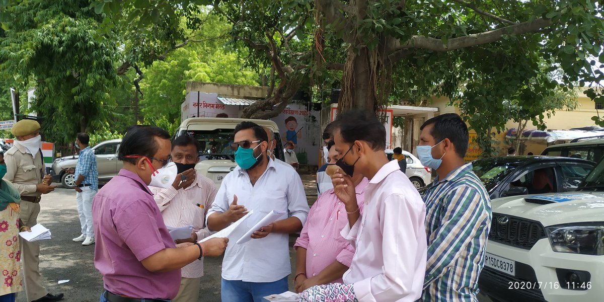 kavyarkhi's tweet photo. आज एक पहल काव्यारखी के माध्यम से माननीय नरेंद्र मोदी जी के नाम ज्ञापन जिलाधकारी महोदय के द्वारा भारत देश की समस्त बेटियो की स्कूल फीस माफी के लिए ज्ञापन SDM महोदय को सौपा एवं बेटी बचाओ बेटी पढ़ाओ योजना को याद दिलाते हुए बेटियो की फीस माफी की गुहार भी लगाई।
@DmMeerut 
@PMOIndia https://t.co/hd6157nbq3