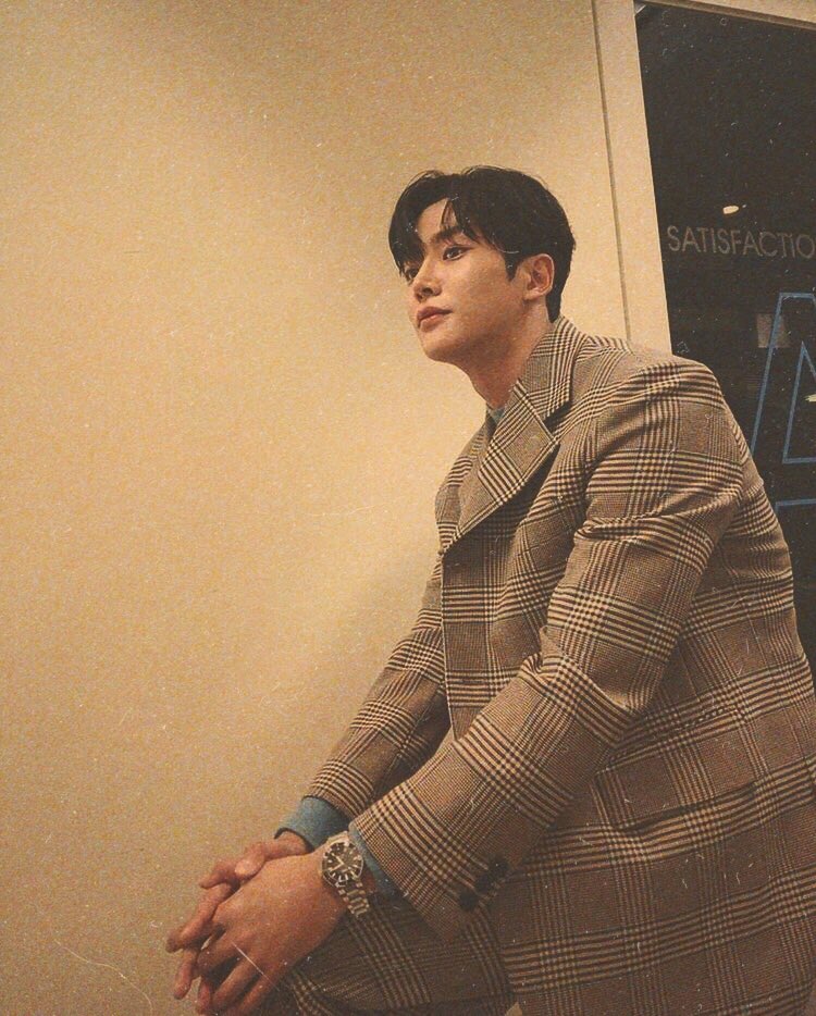  dating rowoon, but in the 70s— a thread.