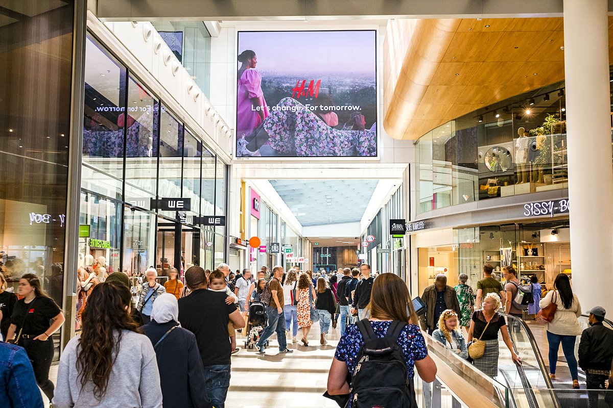 KlepierreGroup's tweet photo. #DOOH: Klépierre partners with blowUP, expert in outsized advertising: 22 customized digital screens in Hoog Catharijne, Alexandrium &amp; Markthal #ShoppingMalls in the Netherlands providing enlarged information to highlight retailers news &amp; showcase retailtainment #ShopMeetConnect https://t.co/dlripn6WF0