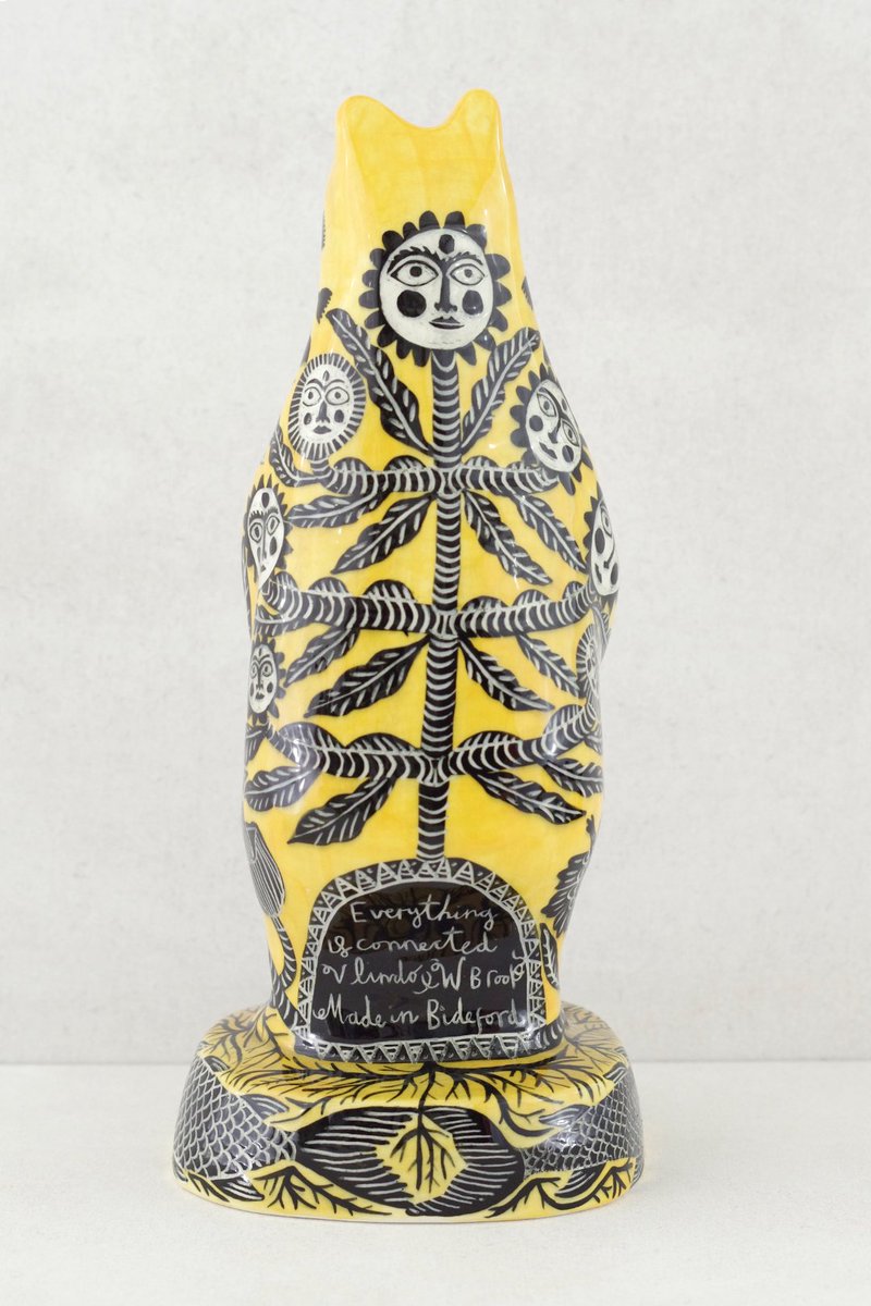 vicky_lindo's tweet photo. Everything is connected. #pigeonclub #sgraffito #sgraffitoceramics #illustration #illustratedceramics #bideford #ceramicbear #ceramicanimal https://t.co/PR7xPGC8AE