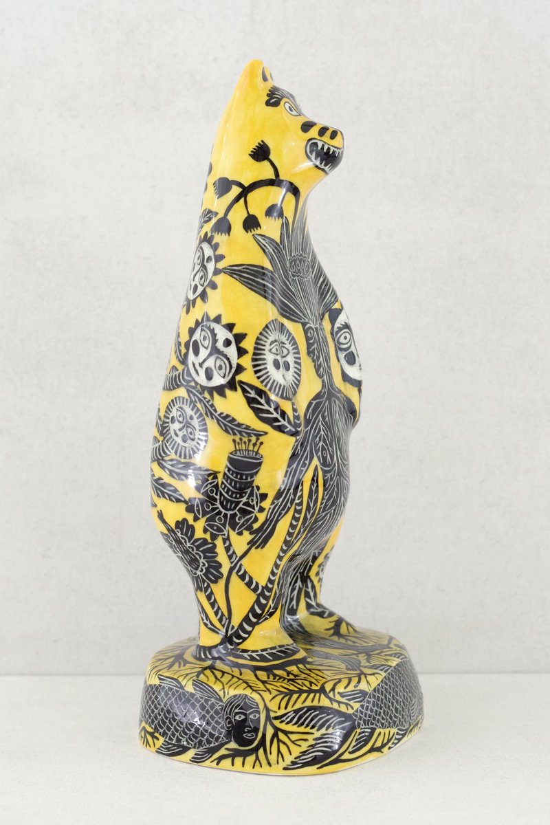 vicky_lindo's tweet photo. Everything is connected. #pigeonclub #sgraffito #sgraffitoceramics #illustration #illustratedceramics #bideford #ceramicbear #ceramicanimal https://t.co/PR7xPGC8AE