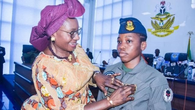RacheltheP's tweet photo. Oh rest in power sweet icon. We are saddened over the abrupt severe loss of Tolulope Arotile, Nigeria first ever female combat helicopter pilot who died on 14, July, 2020 at the Nigerian Airforce base for Kaduna, North west Nigeria. https://t.co/d311Mha5zF