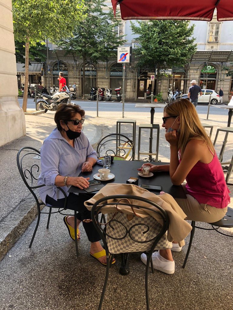 Francescadesa_'s tweet photo. Iniziamo la giornata con un #CapoinB in uno dei nostri #caffe storici ✨ #Trieste https://t.co/bmJxTOFYUn