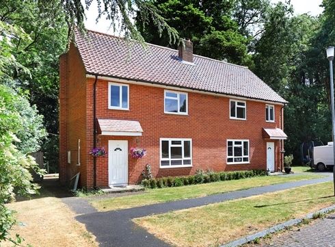 _PatrickGardner's tweet photo. Stunning Dale View properties move fast after hitting the market!  Over 20 homes have been sold in less than 8 weeks!  Find out more 01372 360832.
#Daleview, #Headleycourt, #Surreyliving, #speedycommute https://t.co/fGncUa2hR8