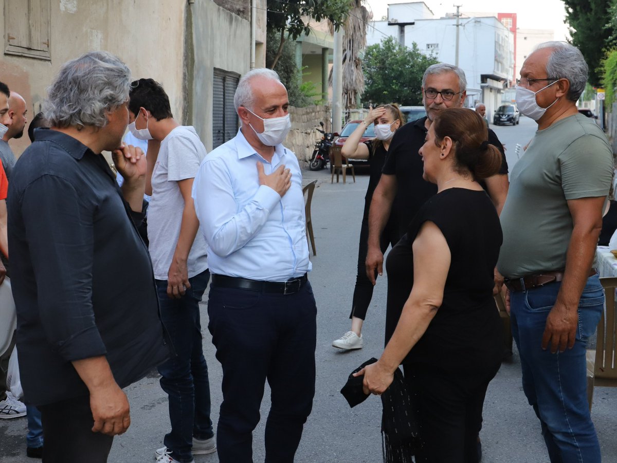 Değerli meslektaşım Eczacı Aytekin Sarpkaya'nın vefat eden babası İbrahim Sarpkaya'nın taziyesine Tarsus'taki evinde katıldık.

Merhuma Allah'tan rahmet, acılı ailesine ve sevenlerine başsağlığı dilerim.