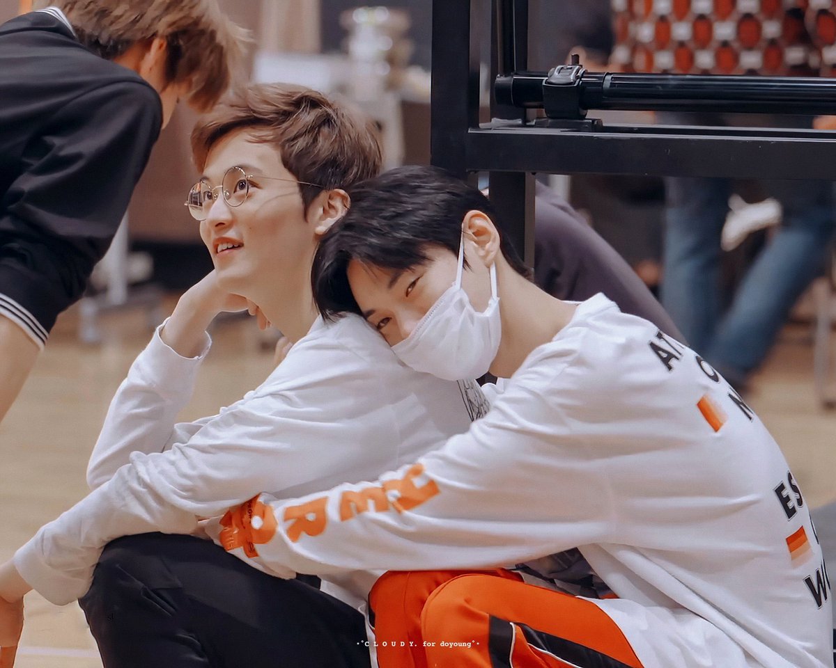 คนซ้ายใคร จองอูหรือดงย้อก ตายเพราะความน่ารักน้องม้าคไปยัง