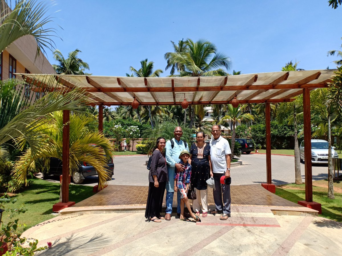 KKadyar's tweet photo. #maiphiraunga @clubmahindra #magicalmoments Last year feb at club mahindra poovar resort..family enjoyed the tranquil backwaters and kovalam beach which is a short drive..great time with fmly https://t.co/dsZdiYWTgK