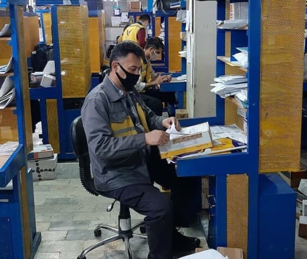 tara_barg's tweet photo. No snow, no rain, no heat, no darkness of night, and even spread of #Coronavirus during these days have not been able to stop #Iran_postal_staff.

@UPU_UN
@azarijahromi 
@eghbalkhah 
@mrghaderi 
@hasanamidi https://t.co/s9r8ZpdDJX